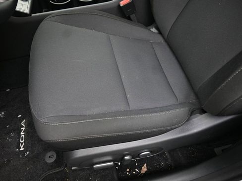 Certified 2025 Hyundai Kona SEL image 30