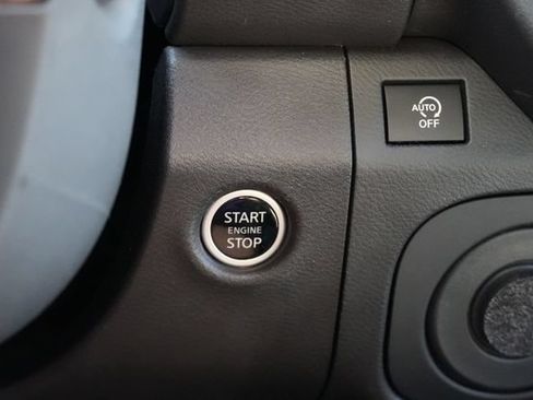 Used 2025 Nissan Frontier SV RWD image 25