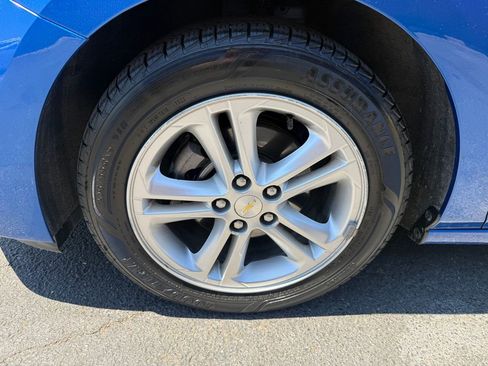 Used 2018 Chevrolet Cruze LT FWD image 29