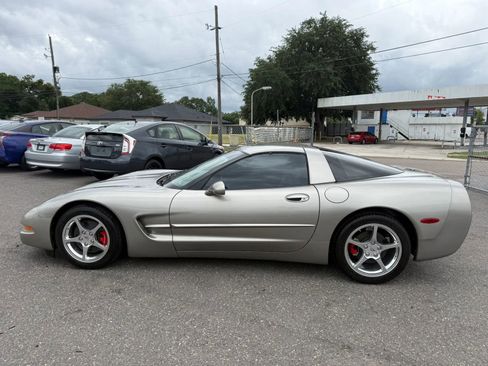 Used 2000 Chevrolet Corvette Coupe w/ Roof Pkg RWD image 8