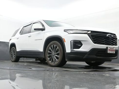 Used 2023 Chevrolet Traverse RS image 9