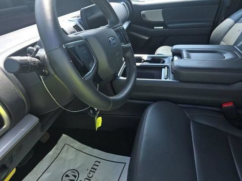 Used 2025 Ford Expedition Active AWD/4WD image 2
