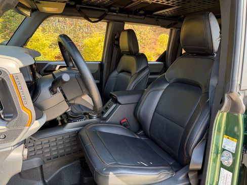 Used 2023 Ford Bronco Badlands w/ Sasquatch Package image 16