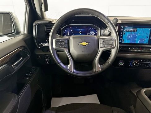 Used 2024 Chevrolet Silverado 1500 LT image 22