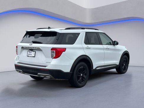 Used 2023 Ford Explorer XLT w/ Equipment Group 202A AWD/4WD image 12