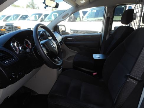 Used 2014 RAM C/V Tradesman FWD image 11