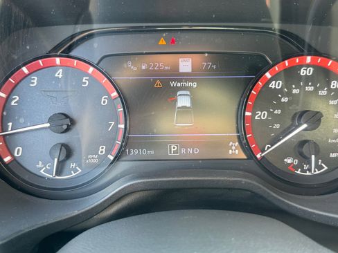 Used 2024 Nissan Titan PRO-4X w/ Pro-4x Convenience Package AWD/4WD image 18