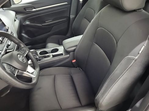 Used 2022 Nissan Altima 2.5 SV FWD image 2