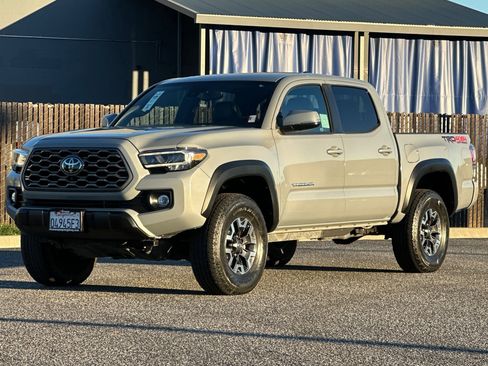 Used 2021 Toyota Tacoma TRD Off-Road image 9