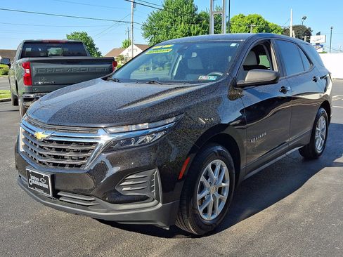 Used 2022 Chevrolet Equinox LS AWD/4WD image 3