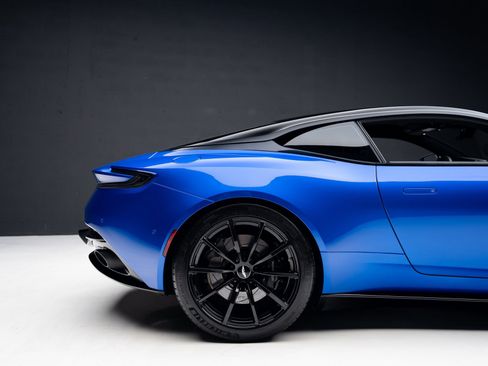 Used 2020 Aston Martin DB11 AMR image 39