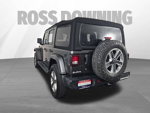 Used 2018 Jeep Wrangler Unlimited Sahara AWD/4WD image 6
