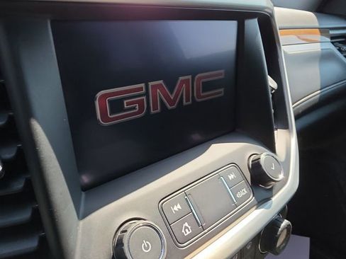 Used 2021 GMC Acadia SLE w/ Driver Convenience Package FWD image 21