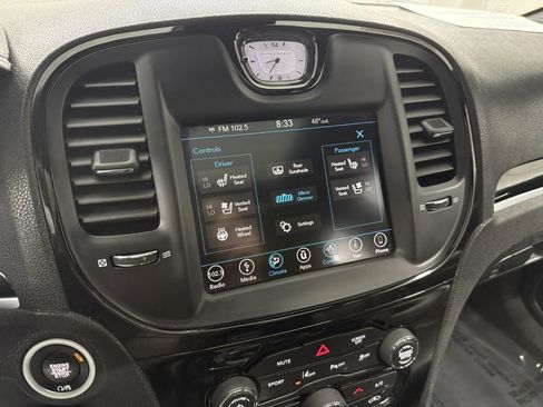 Used 2018 Chrysler 300 S w/ 300S Premium Group image 20