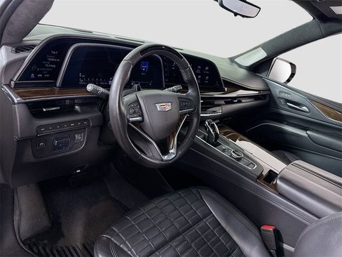 Used 2021 Cadillac Escalade Sport Platinum w/ LPO, ONYX Package image 3