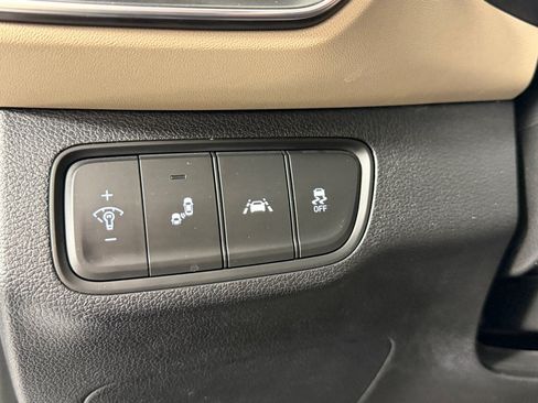 Used 2019 Hyundai Santa Fe SEL FWD image 17