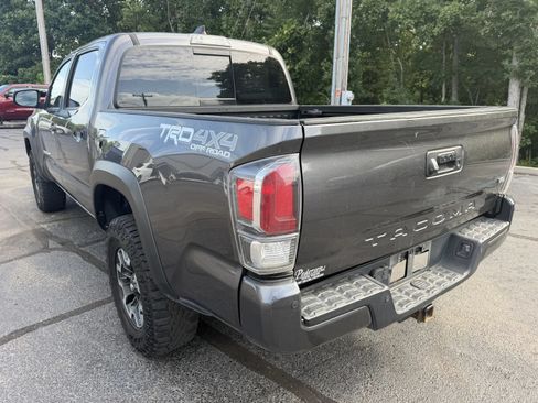 Used 2020 Toyota Tacoma TRD Off-Road w/ Technology Package AWD/4WD image 2