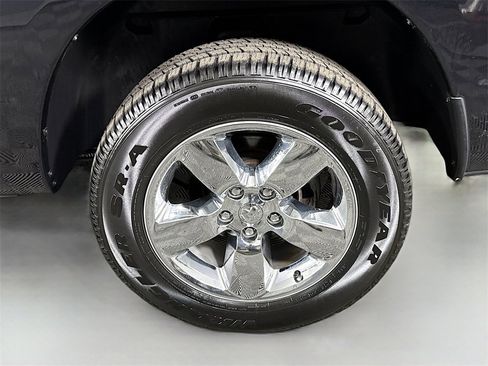 Used 2019 RAM 1500 Big Horn image 32