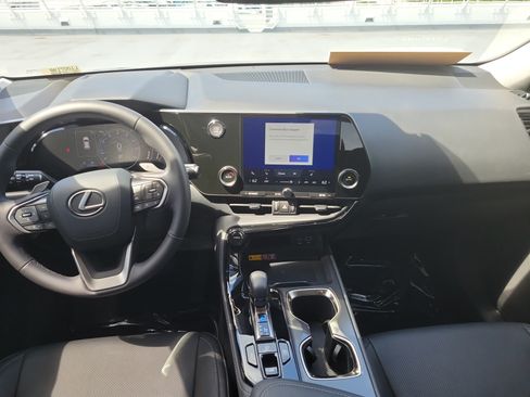 Used 2025 Lexus NX 250 FWD w/ Accessory Package (K3) image 16