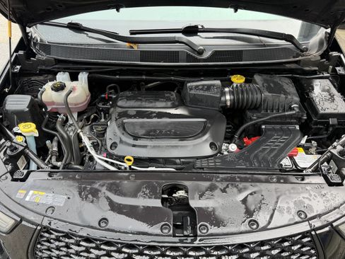 Used 2025 Chrysler Pacifica Limited FWD image 38