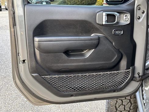 Used 2023 Jeep Gladiator Rubicon w/ LED Lighting Group image 15