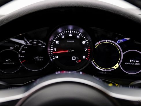 Used 2023 Porsche Cayenne image 64