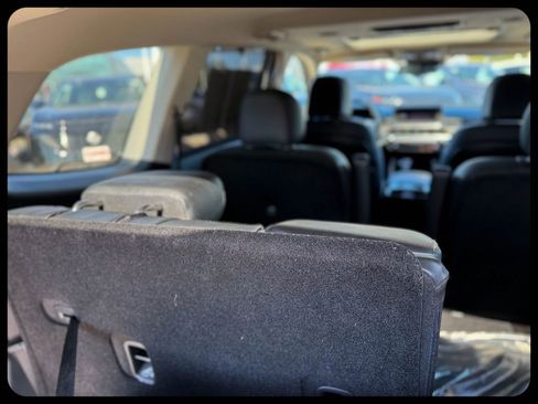 Used 2022 Kia Telluride EX w/ EX Premium Package image 17