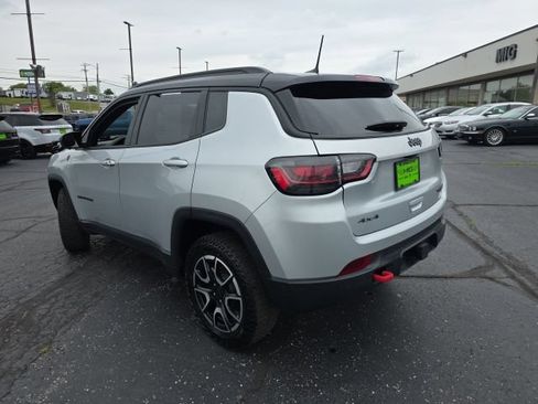 Used 2024 Jeep Compass Trailhawk w/ Trailhawk Elite Group AWD/4WD image 5
