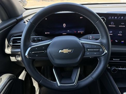 Certified 2026 Chevrolet Traverse LT FWD image 13
