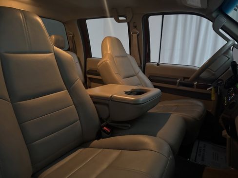 Used 2010 Ford F350 Lariat image 37