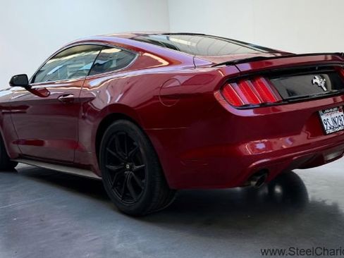 Used 2016 Ford Mustang Coupe image 4
