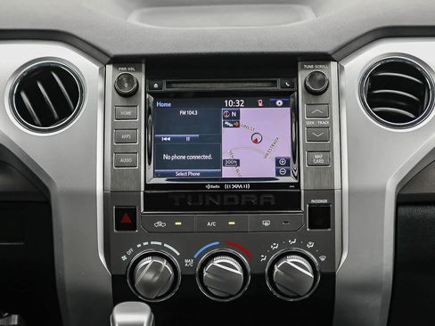 Used 2017 Toyota Tundra SR5 w/ SR5 Upgrade Package RWD image 14