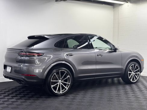Used 2021 Porsche Cayenne Coupe w/ Premium Package AWD/4WD image 2