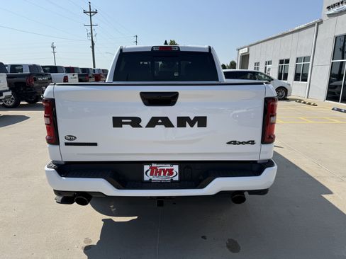 Used 2025 RAM 1500 Big Horn AWD/4WD image 37