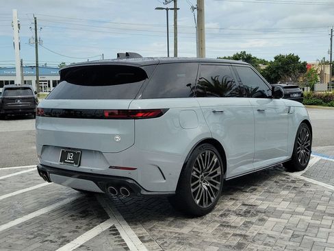Certified 2026 Land Rover Range Rover Sport SE Dynamic AWD/4WD image 5