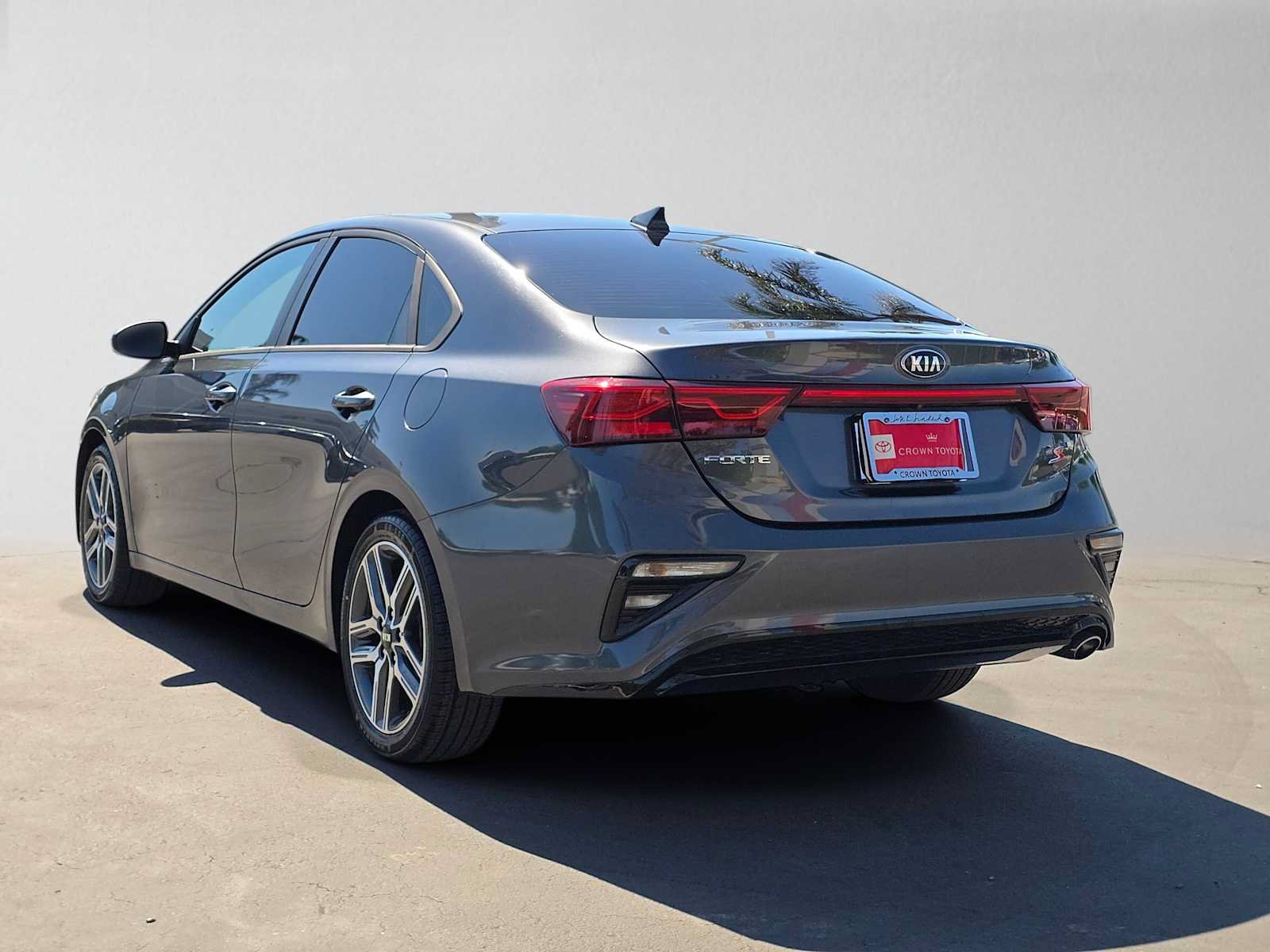 Used 2019 Kia Forte S w/ S Premium Package FWD image 5