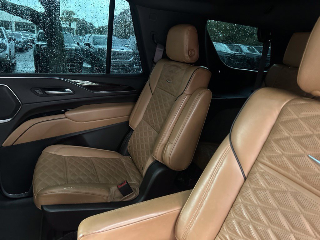 Used 2021 Cadillac Escalade Premium Luxury RWD image 11