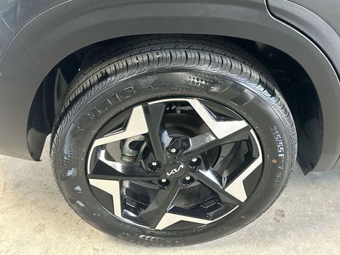 Used 2025 Kia Seltos S FWD image 11