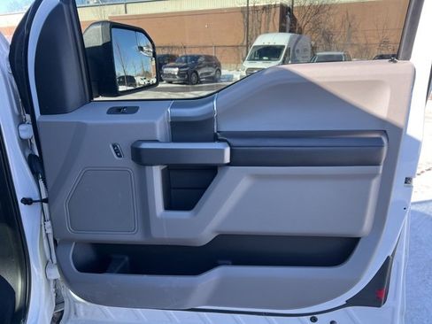 Used 2016 Ford F150 XLT w/ Equipment Group 302A Luxury image 10