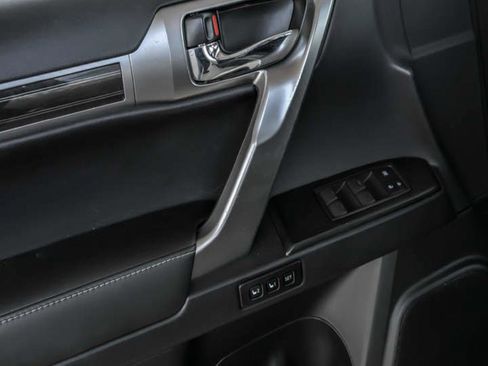 Used 2023 Lexus GX 460 Premium image 9