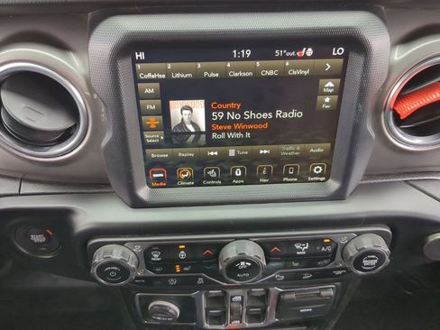 Used 2020 Jeep Wrangler Unlimited Sahara image 15