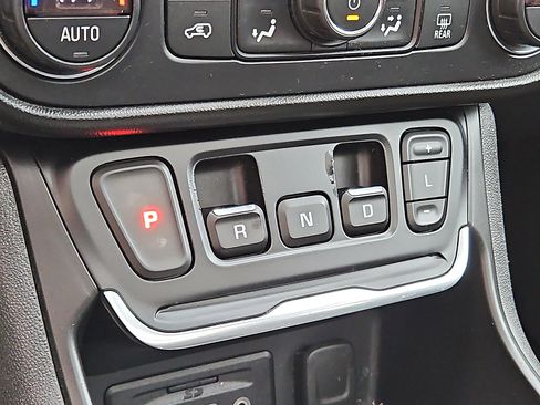 Used 2018 GMC Terrain Denali w/ Advanced Safety Package image 15