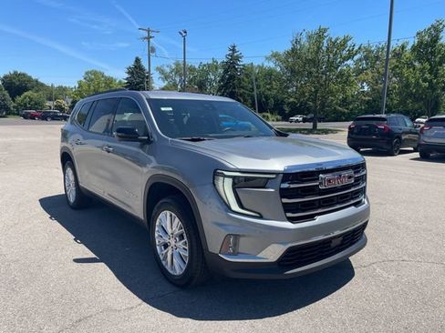 Used 2026 GMC Acadia Elevation w/ Elevation Premium Package FWD image 13
