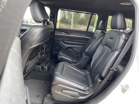 Used 2024 Jeep Grand Cherokee L Limited w/ Luxury Tech Group II image 15