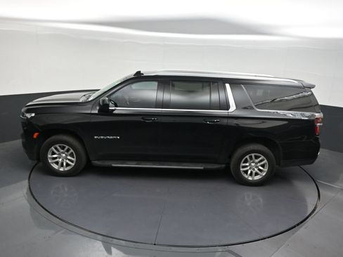 Used 2021 Chevrolet Suburban LT RWD image 18