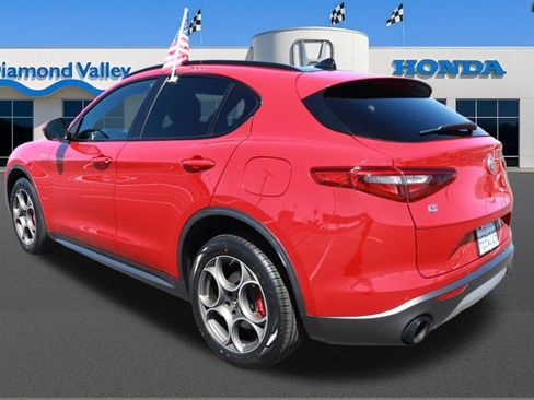 Used 2023 Alfa Romeo Stelvio Ti AWD/4WD image 4