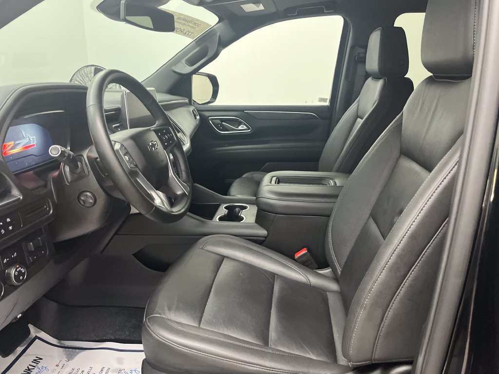 Used 2024 Chevrolet Suburban Z71 w/ Luxury Package AWD/4WD image 12