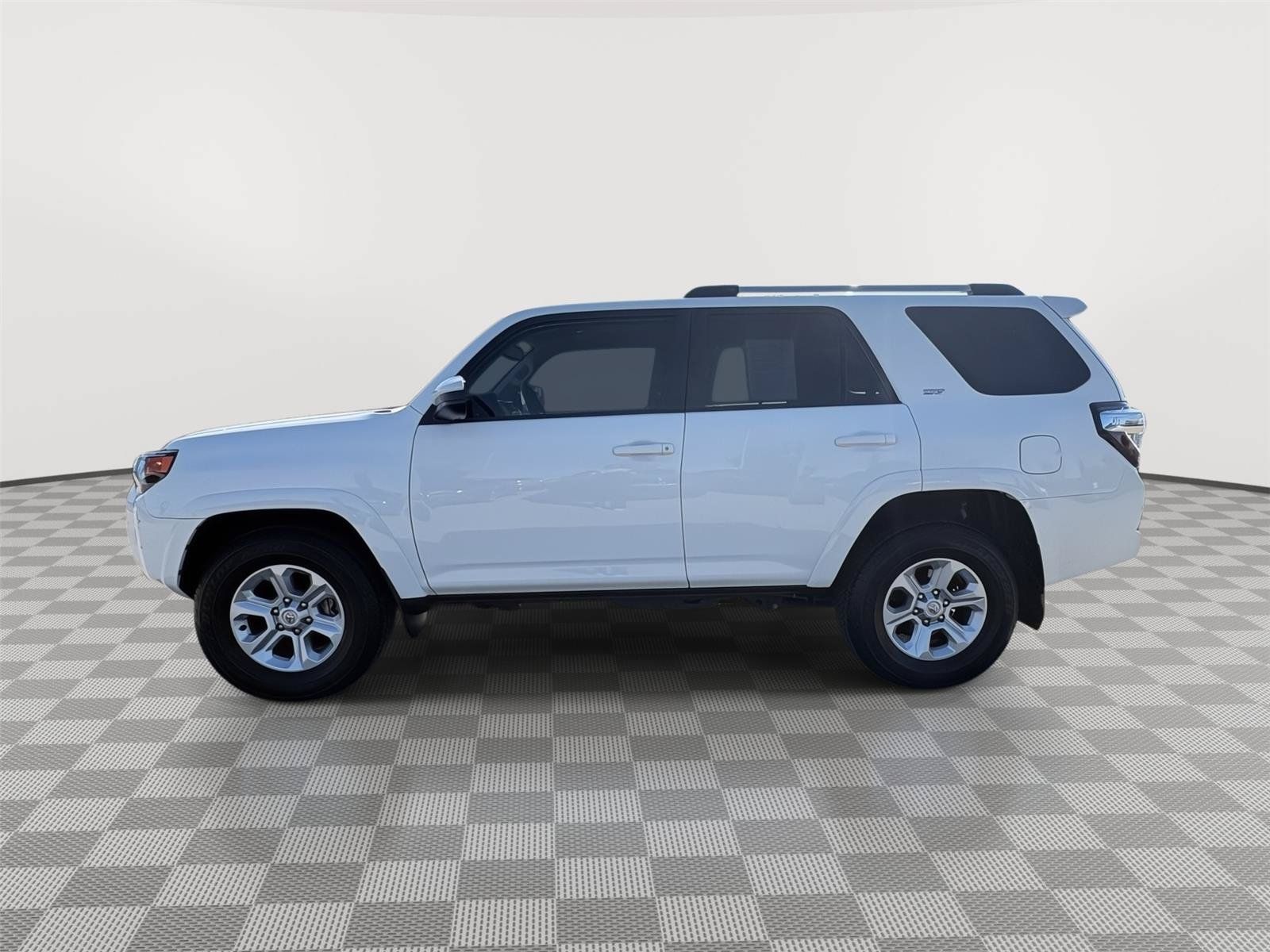Used 2022 Toyota 4Runner SR5 RWD image 2