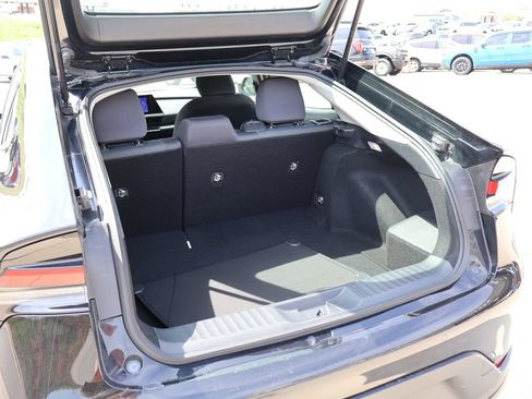 Used 2025 Toyota Prius LE FWD image 14