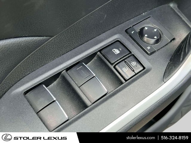 Used 2020 Toyota RAV4 XLE Premium AWD/4WD image 19
